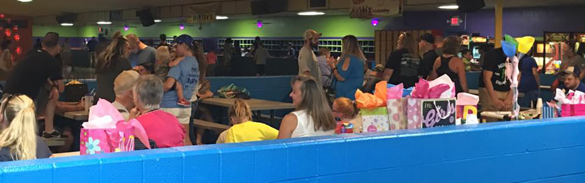 groups of families at Northland Rolladium Skate Center